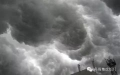 伟人说：让暴风雨来的更猛烈些吧！神回复：来就来呗！有ta在，我又不怕...