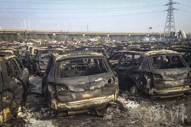 亮阁门窗 天津危化品爆炸,300米外上千辆汽车被烧仅剩框架