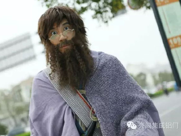 亮阁门窗,跑小区推广的方法--乔装打扮