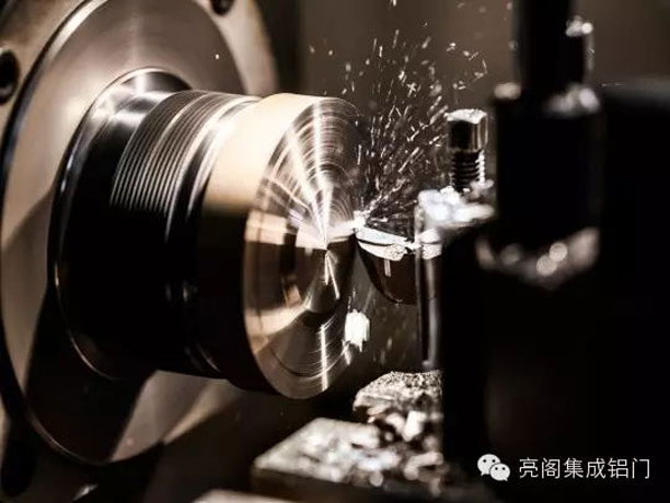 亮阁门窗,铝合金门窗价格参差不齐的原因--生产工艺