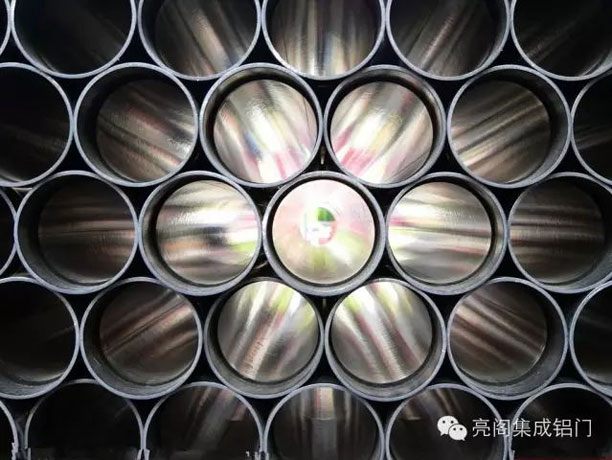 亮阁门窗,铝合金门窗价格参差不齐的原因--材料质量