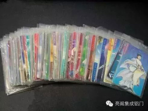 铝合金门窗十大品牌,铝合金门窗代理,那些年吃过的零食--小浣熊干脆面