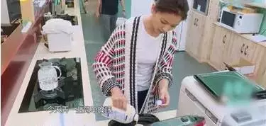 wuli涛姐摇身一变客栈刘老板?